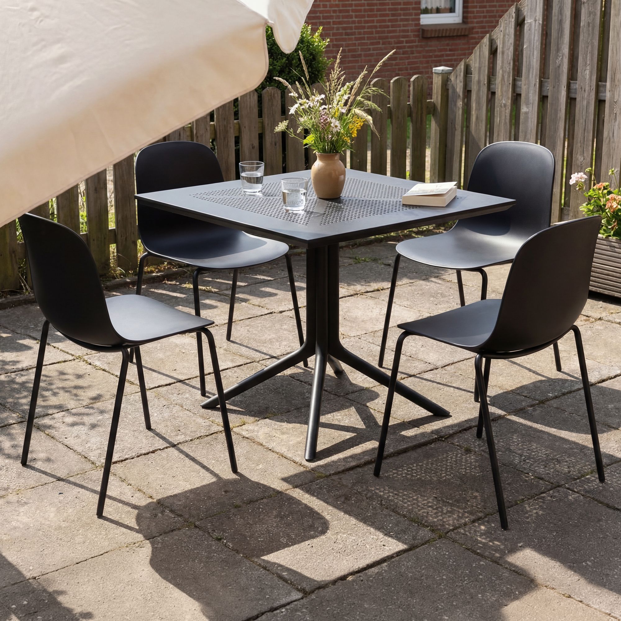 Gartenmöbel-Set Zeron mit 4 Stühlen schwarz