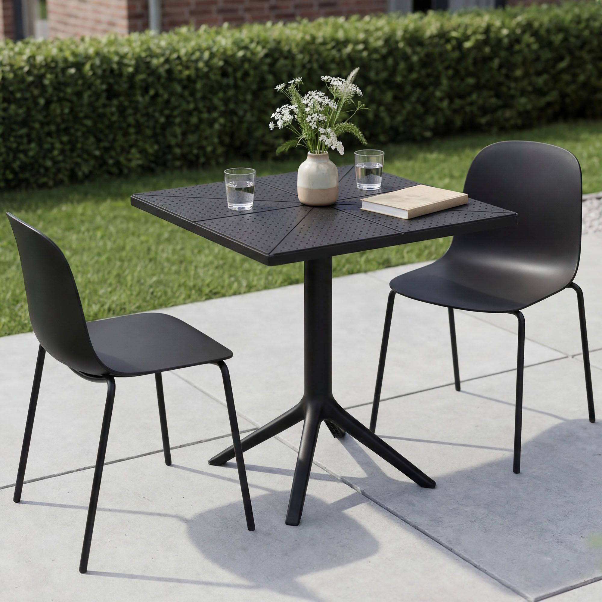 Gartenmöbel Set Nerra mit 2 Stühlen schwarz