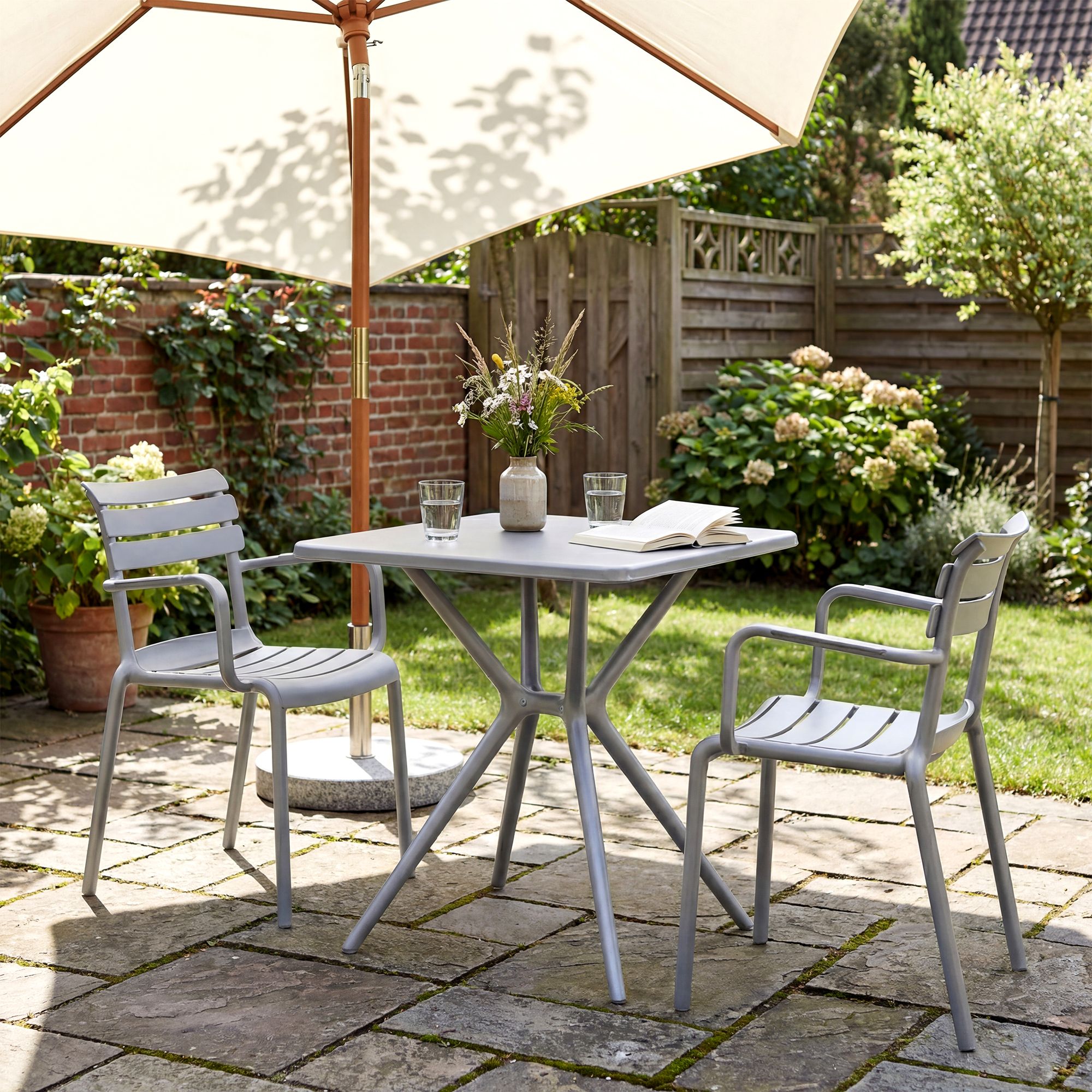Gartenmöbel-Set Avena mit 2 Stühlen grau