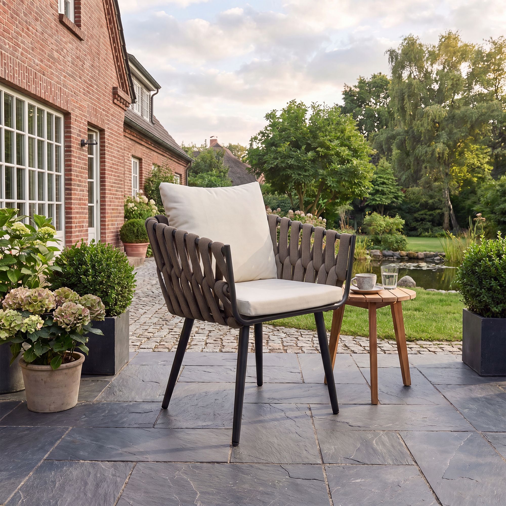 Gartenstuhl Lombardia Taupe mit Sitzkissen creme