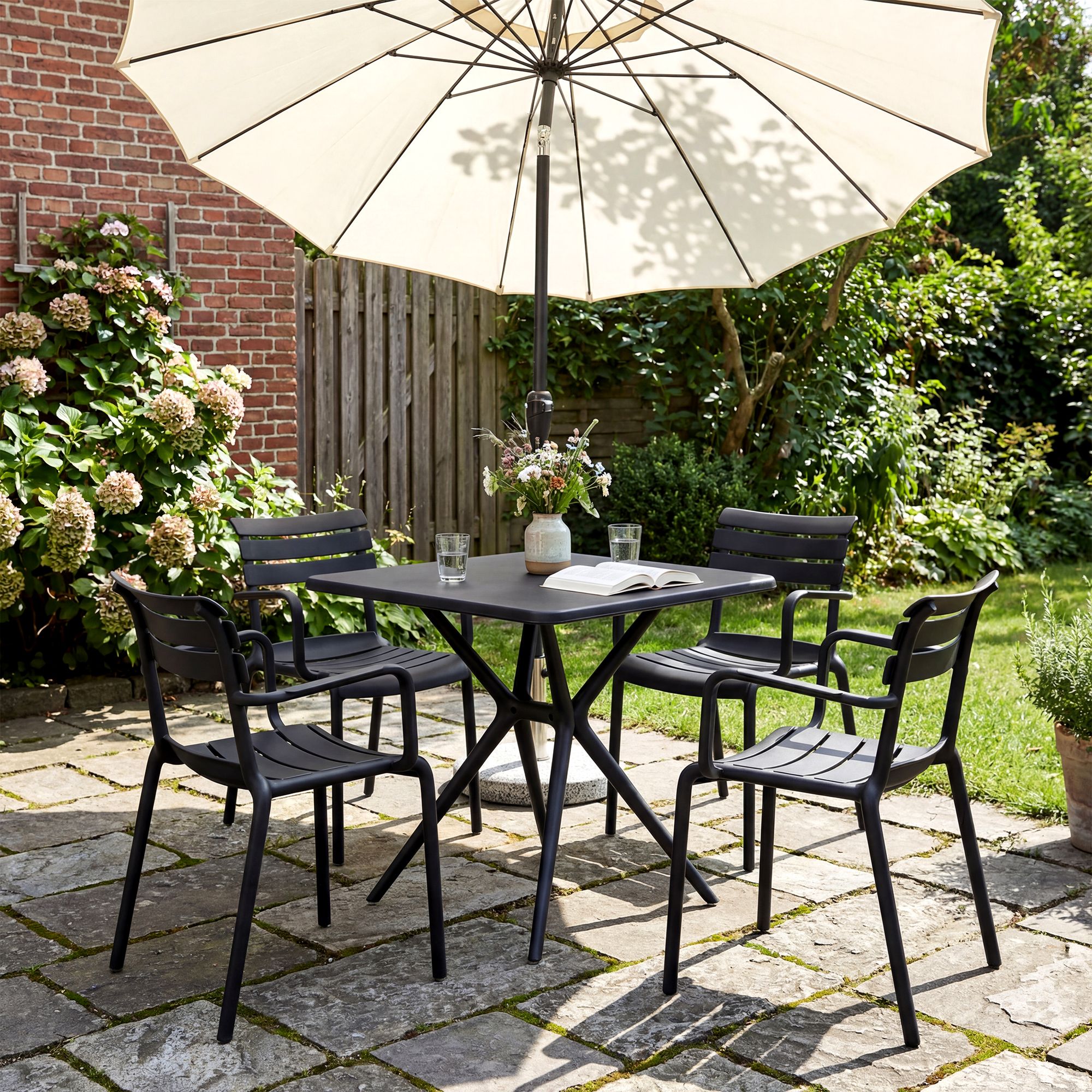 Gartenmöbel-Set Avena mit 4 Stühlen schwarz