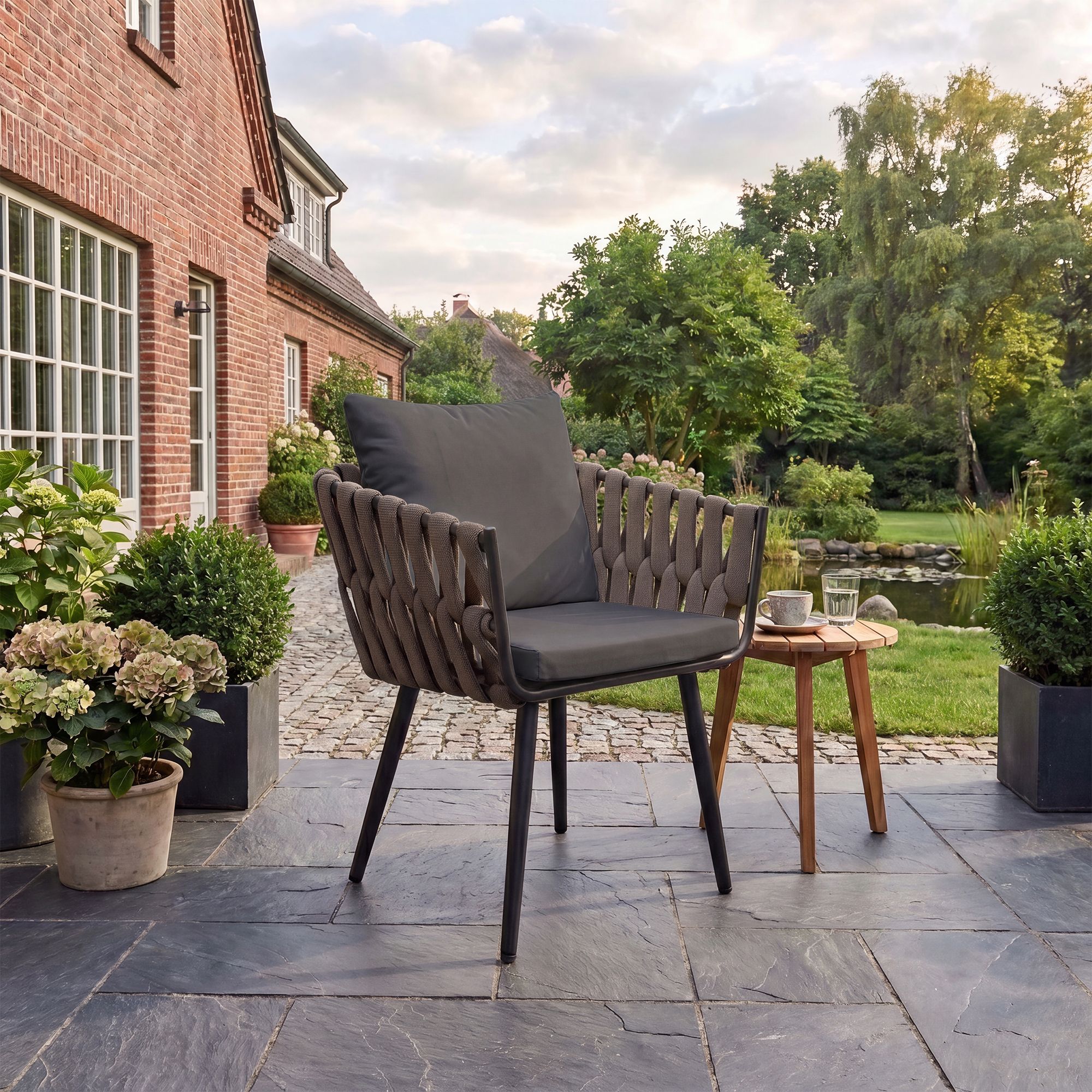 Gartenstuhl Lombardia Taupe mit Sitzkissen anthrazit