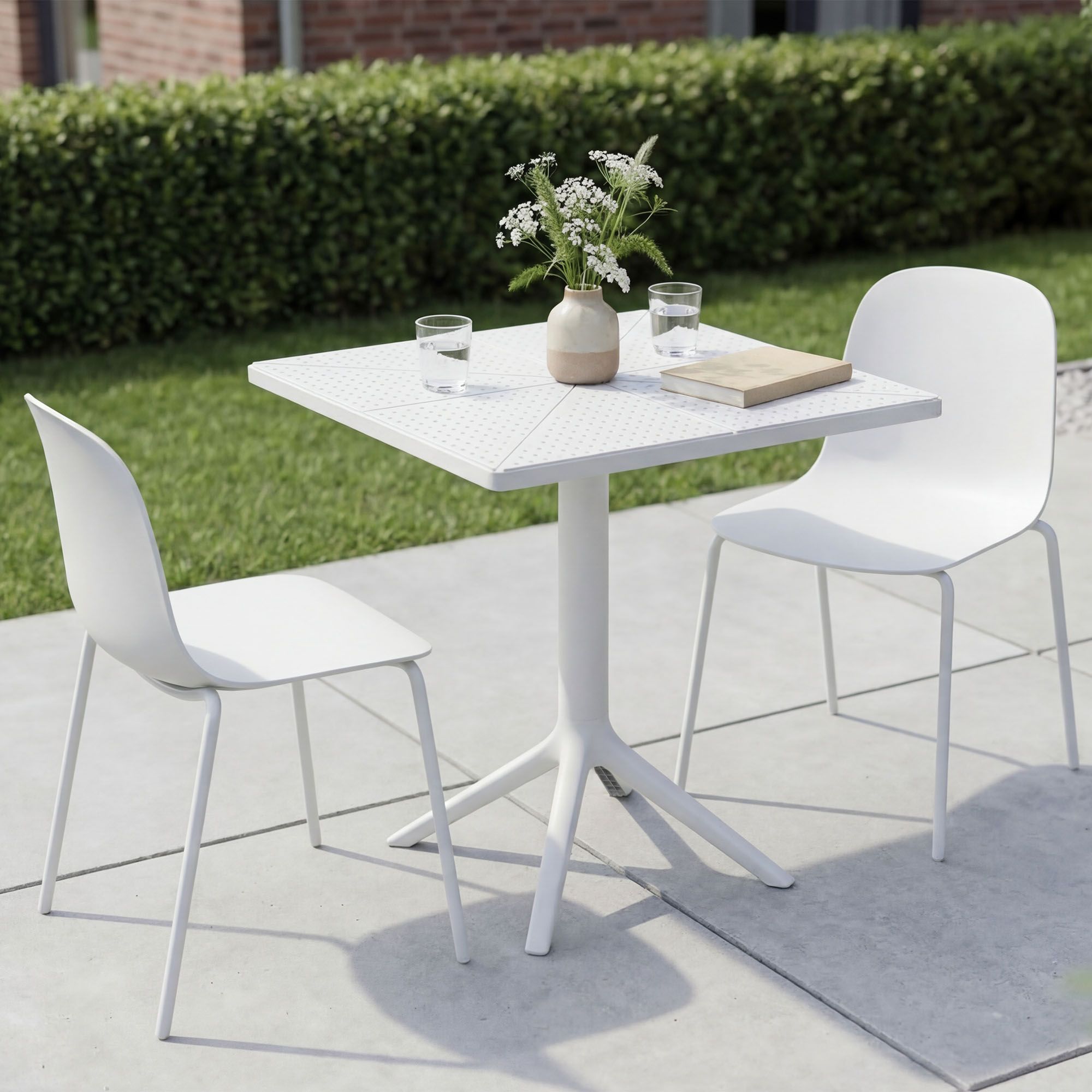 Gartenmöbel Set Nerra mit 2 Stühlen weiß